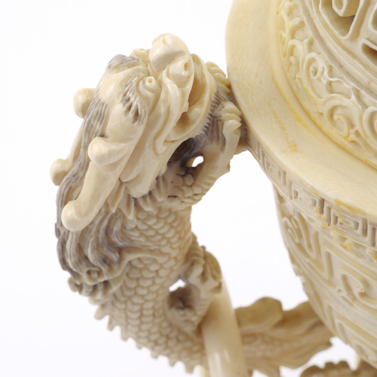 Brûle-parfum en ivoire sculpté, gravé et ajouré, Chine, dynastie Qing, fin du XIXe siècle-photo-3