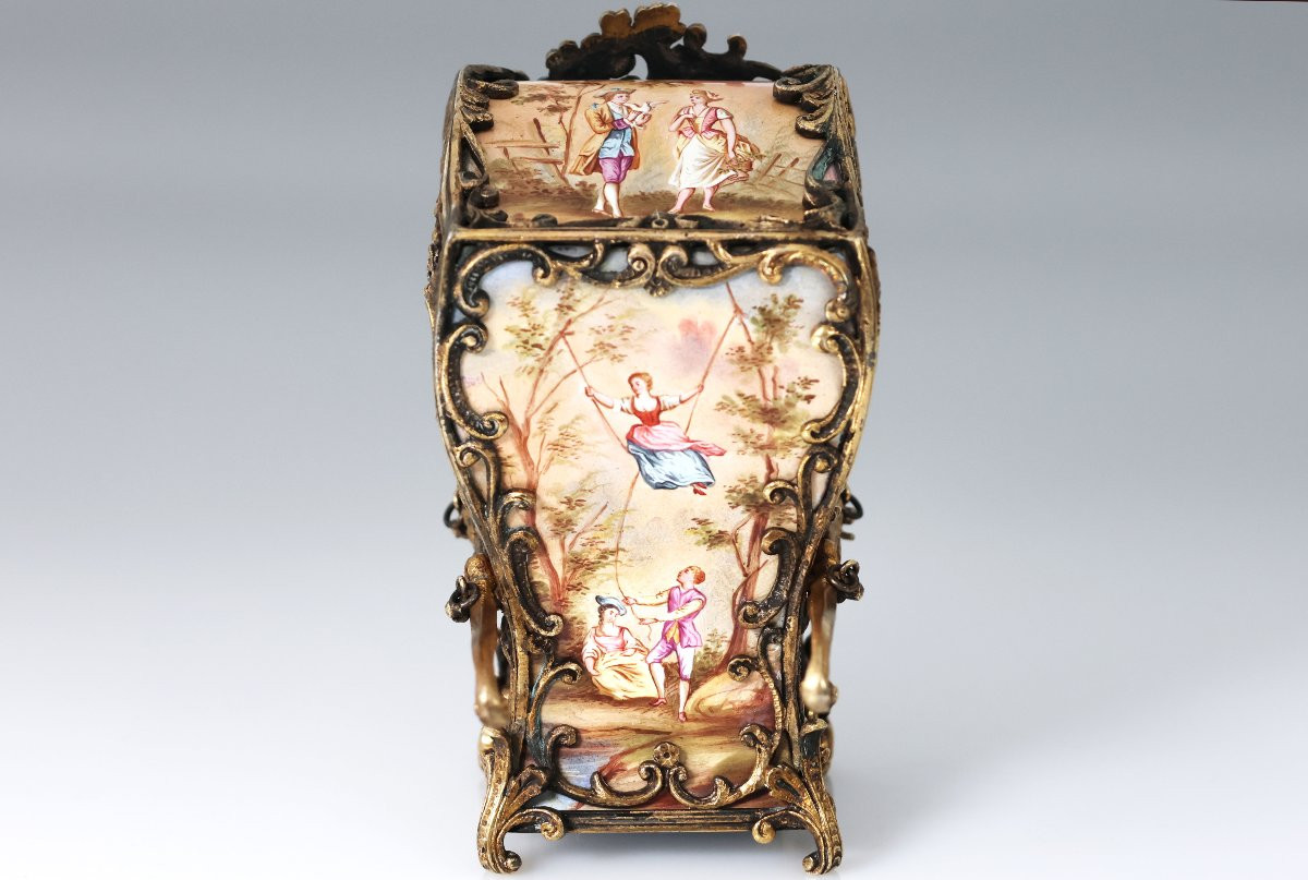 Petite coupe portative en argent doré et émaux polychromes. Vienna, fin du XIXᵉ siècle-photo-1