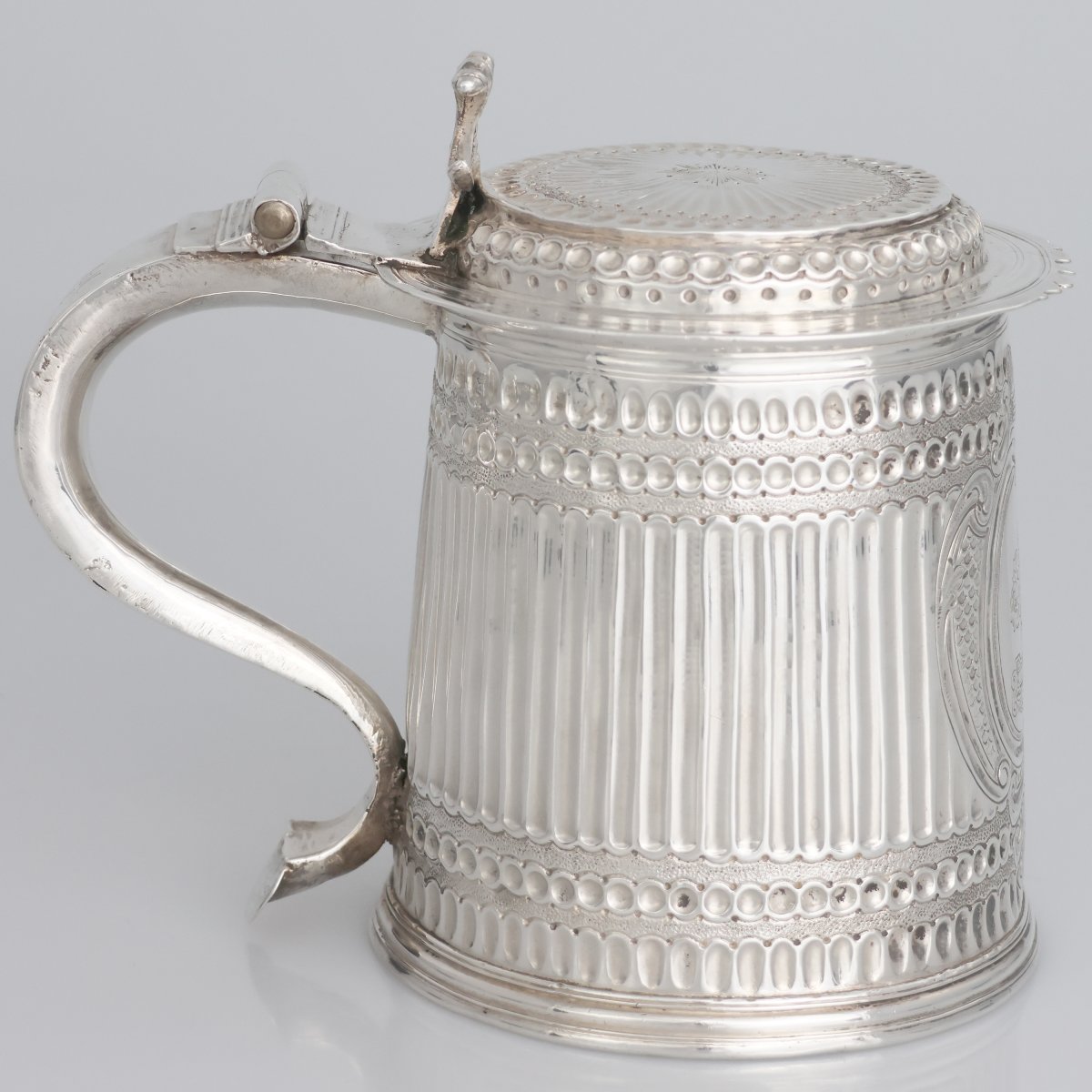 A Charles II Sterling Silver Tankard, John Ruslen, London, 1680-photo-2