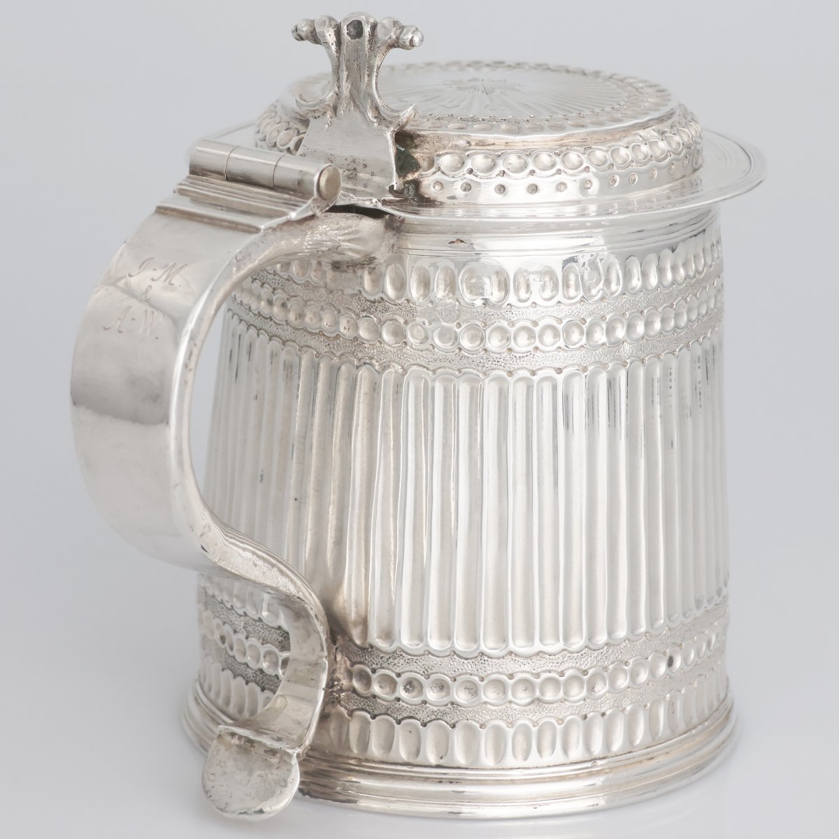 A Charles II Sterling Silver Tankard, John Ruslen, London, 1680-photo-3