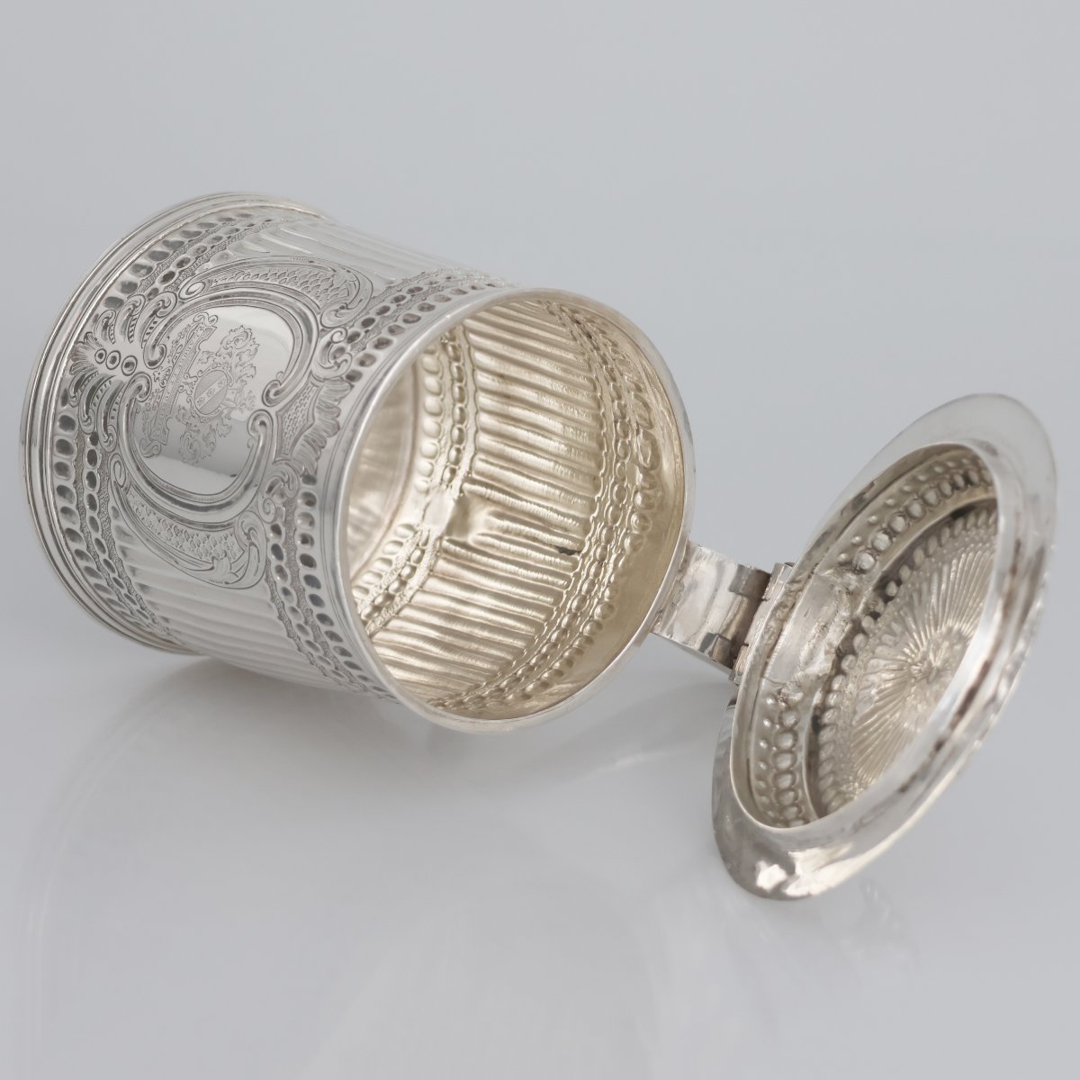 A Charles II Sterling Silver Tankard, John Ruslen, London, 1680-photo-1