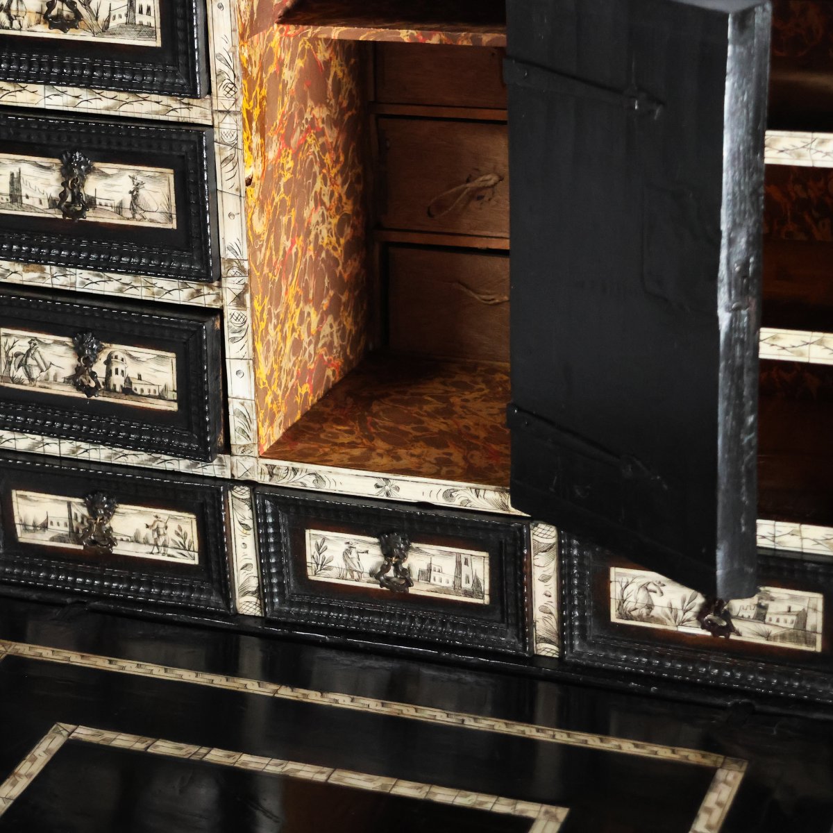 Stipo monétaire en bois ébénisé et panneaux en ivoire, XVIIᵉ-XVIIIᵉ siècle-photo-4