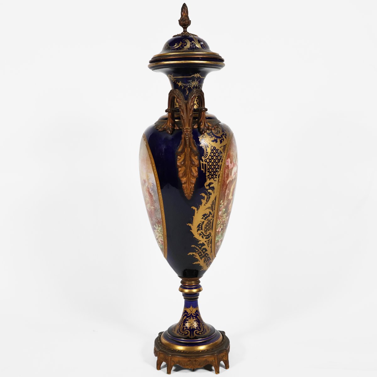 A French Vase In The Sèvres Style, Gilt-bronze Mounted. Signed Poitevin. Late 19th Century-photo-2
