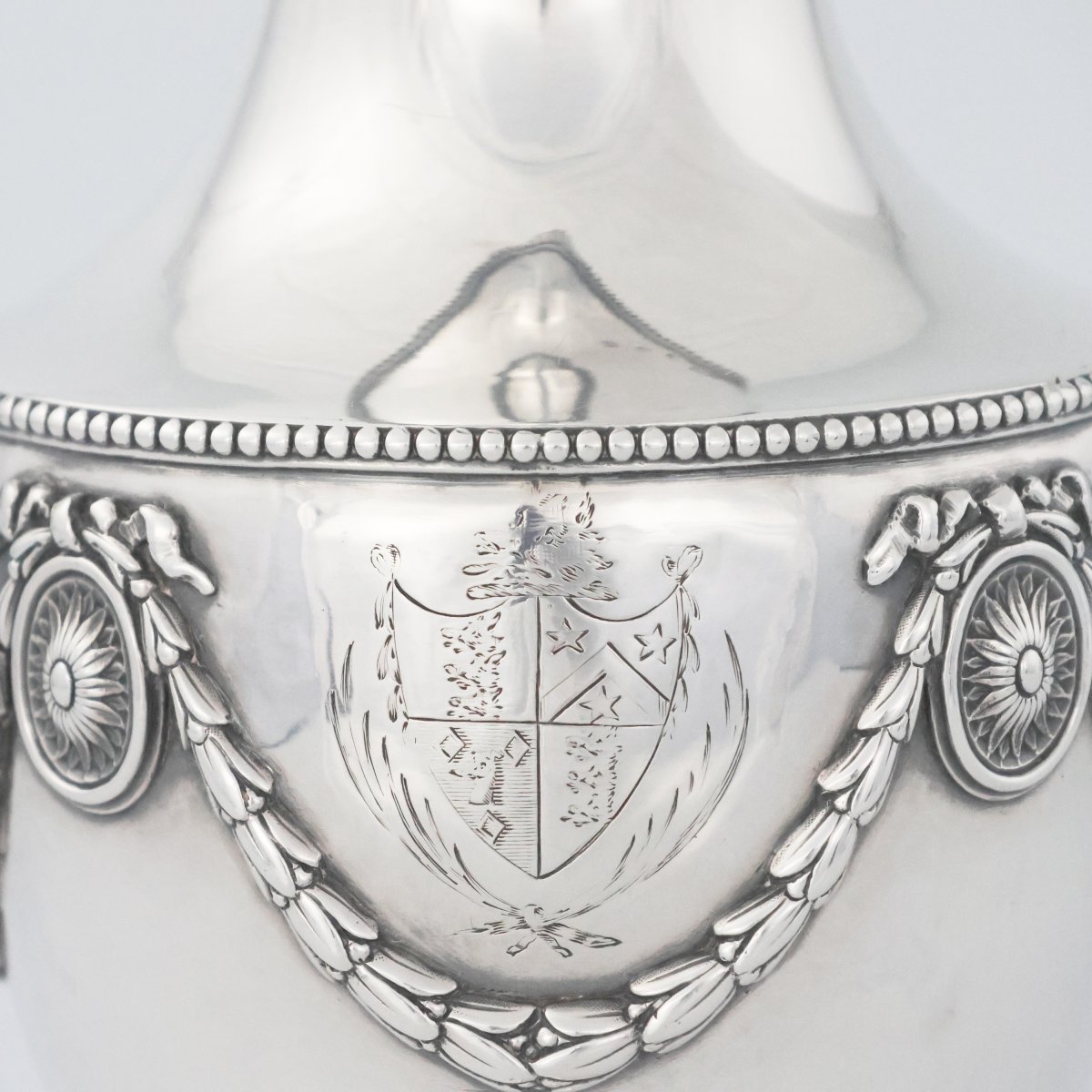 Chocolatière en argent sterling George II, Sebastian & James Crespell, Londres, 1774-photo-4