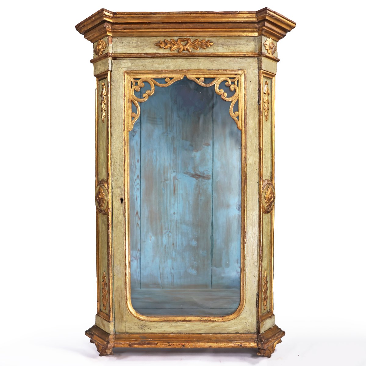 Vitrine en bois laqué vert et or, Italie, XIXᵉ siècle