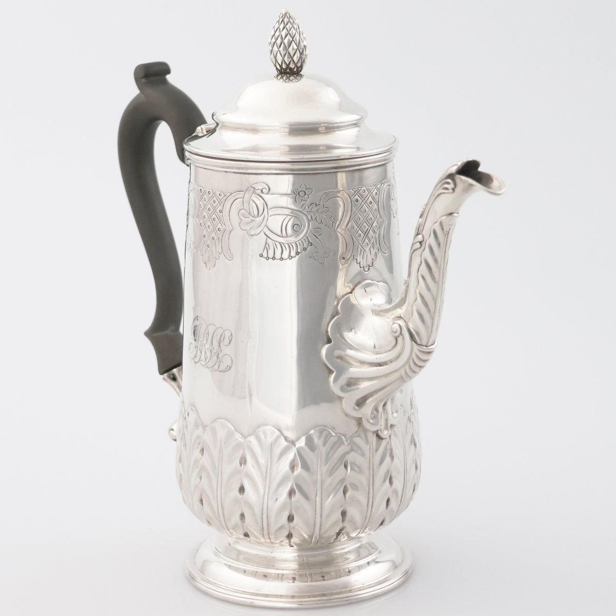 A George III Sterling Silver Coffee Pot, Joseph Craddock & William Ker Reid, London, 1816-photo-2