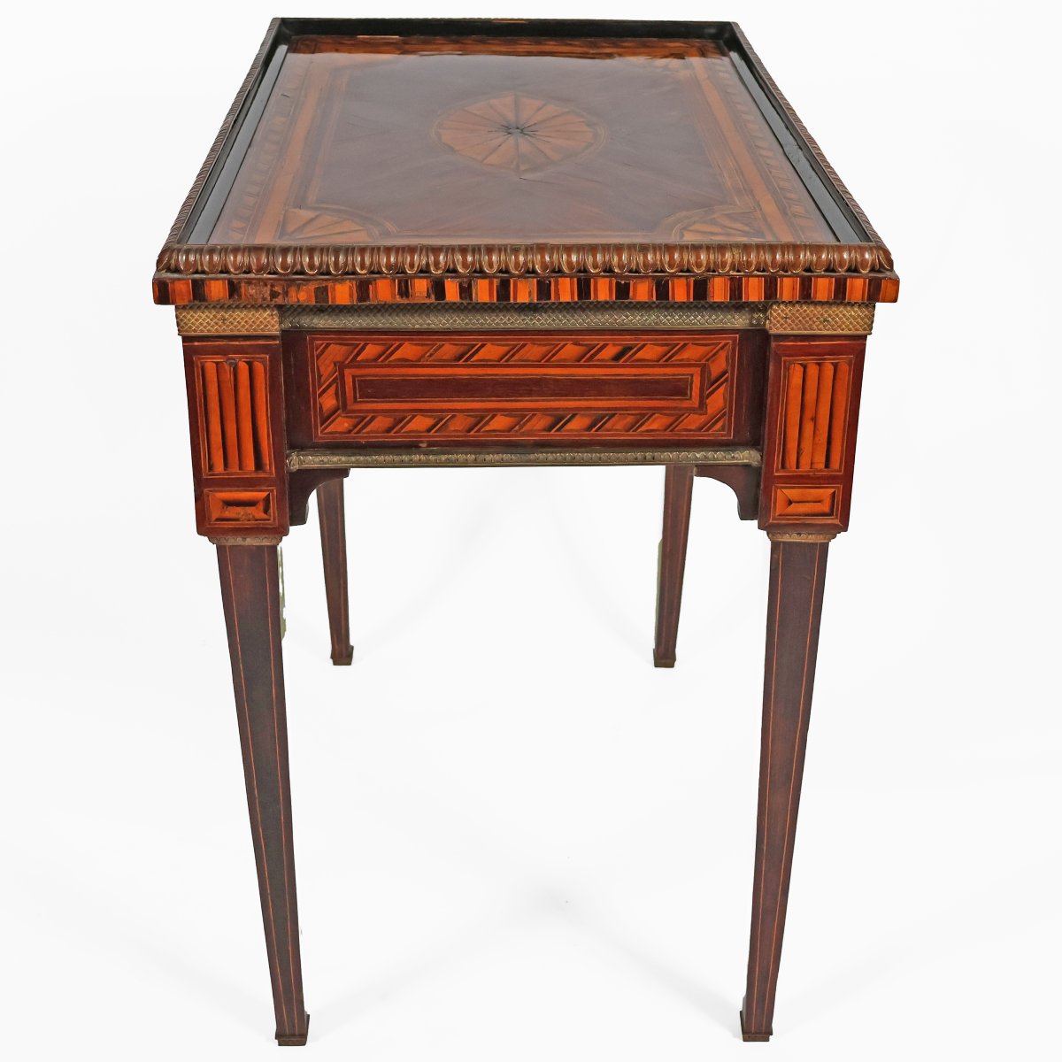 Table d’appoint marquetée de diverses essences, Sicile, XVIIIᵉ siècle-photo-2