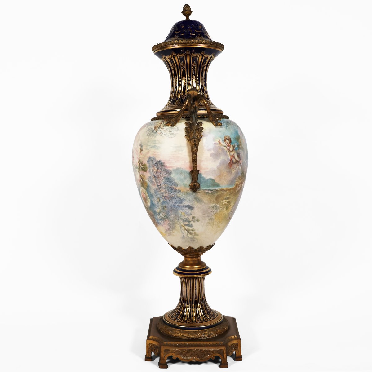 Grand vase français dans le style de Sèvres. Décor peint signé F. Bellanger. Fin du XIXe siècle-photo-2