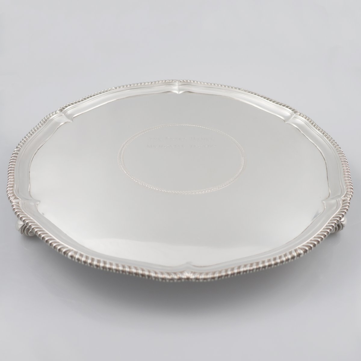 Salver en argent sterling George III, John Parker & Edward Wakelin, Londres, 1775-photo-3