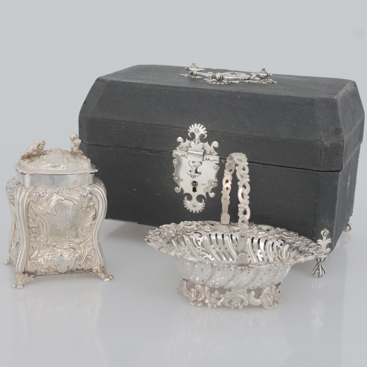 A Sterling Silver Mounted George II Shagreen Tea Caddy, London, 1754-photo-2