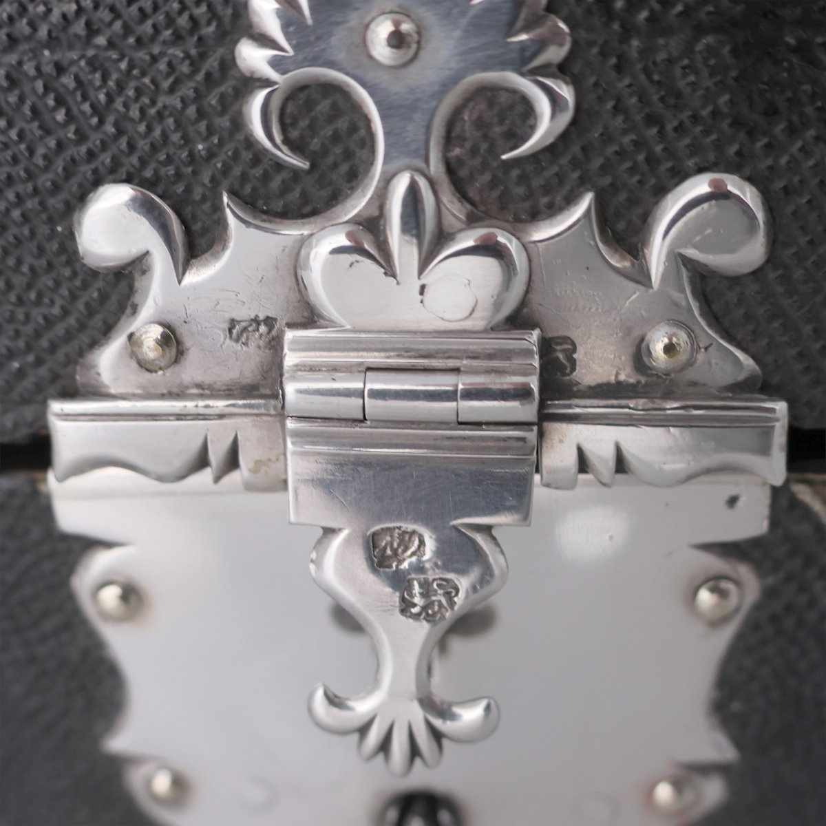 A Sterling Silver Mounted George II Shagreen Tea Caddy, London, 1754-photo-6