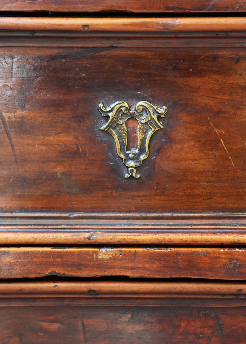 An Italian Walnut Wood Chest Of Drawers With Three Drawers. Bologna, 17th Century-photo-3