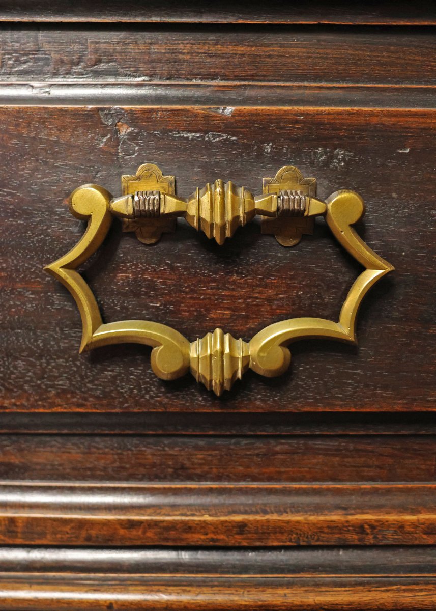 A North Italian Walnut Wood Chest Of Drawers Duchy Of Mantua, 17th Century-photo-1