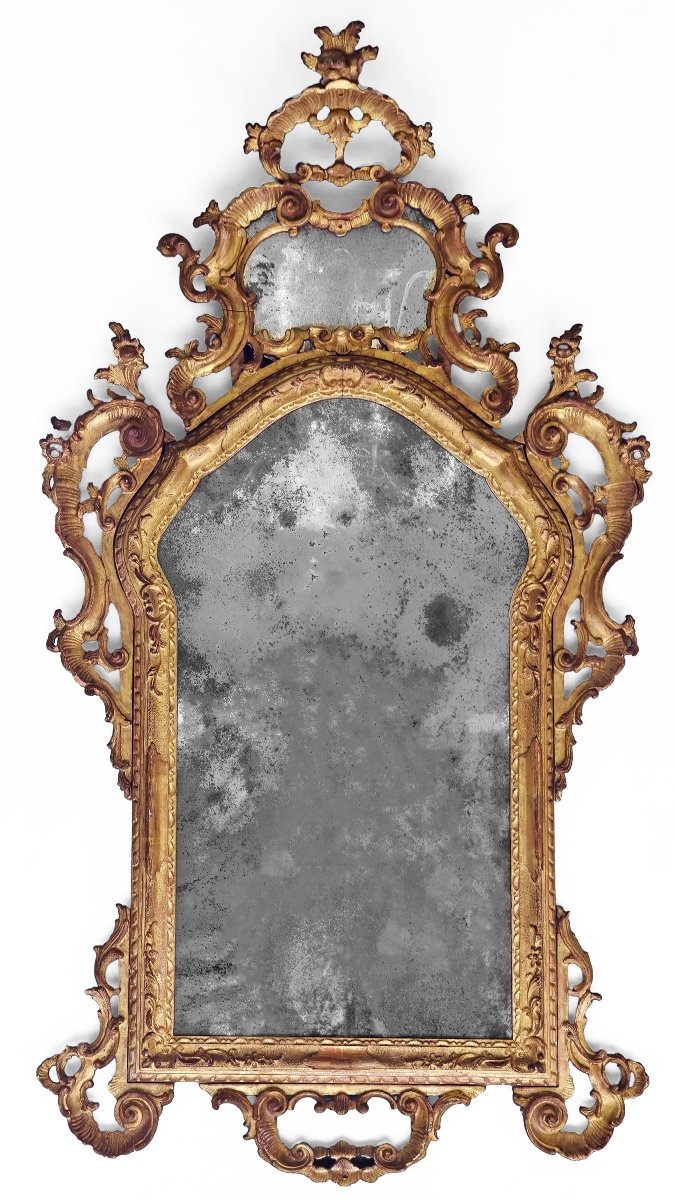 Miroir en bois sculpté, taillé et doré. Venise, milieu du XVIIIe siècle