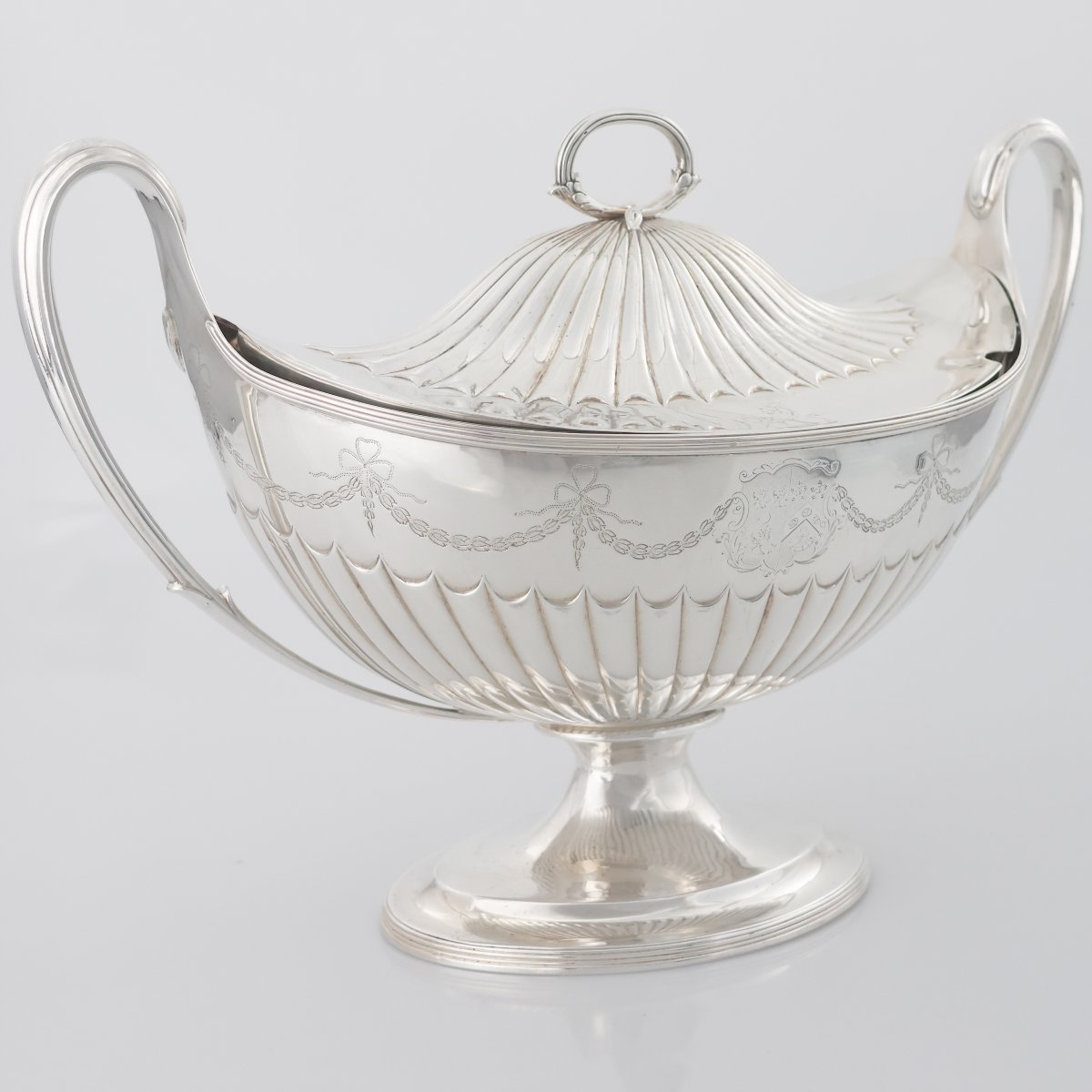 A George III Sterling Silver Tureen And Cover, Paul Storr, London, 1813-photo-3