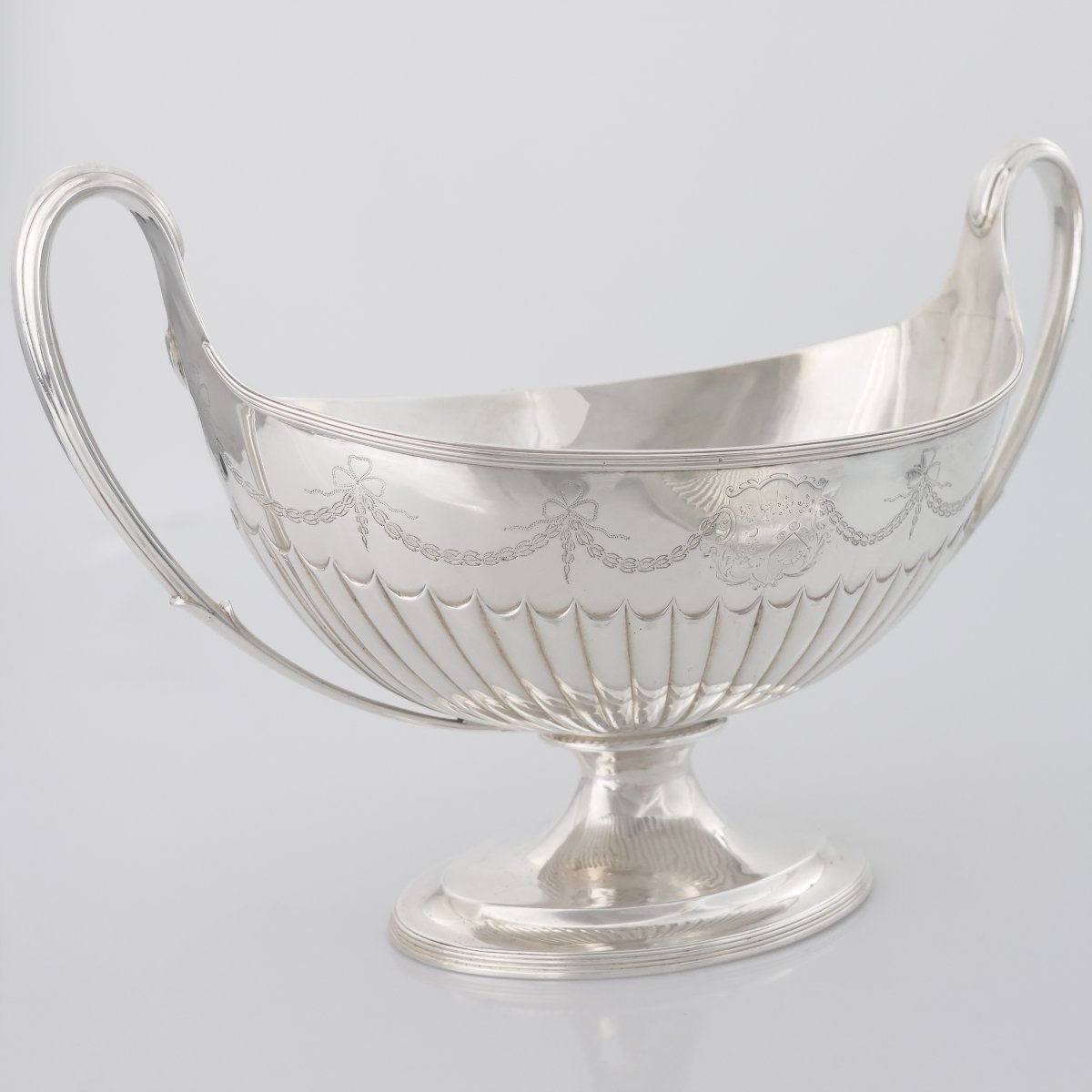 A George III Sterling Silver Tureen And Cover, Paul Storr, London, 1813-photo-4