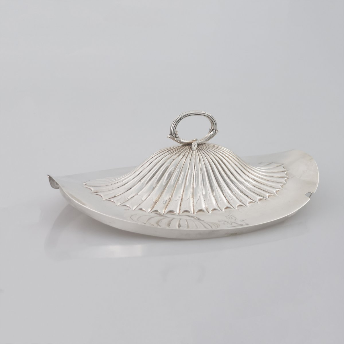 A George III Sterling Silver Tureen And Cover, Paul Storr, London, 1813-photo-1