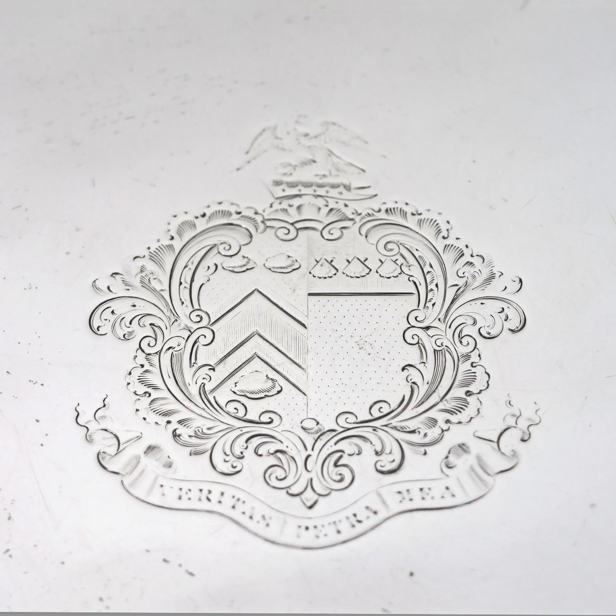 Salver en argent sterling Reine Victoria, Daniel & Charles Houle, Londres, 1844-photo-1