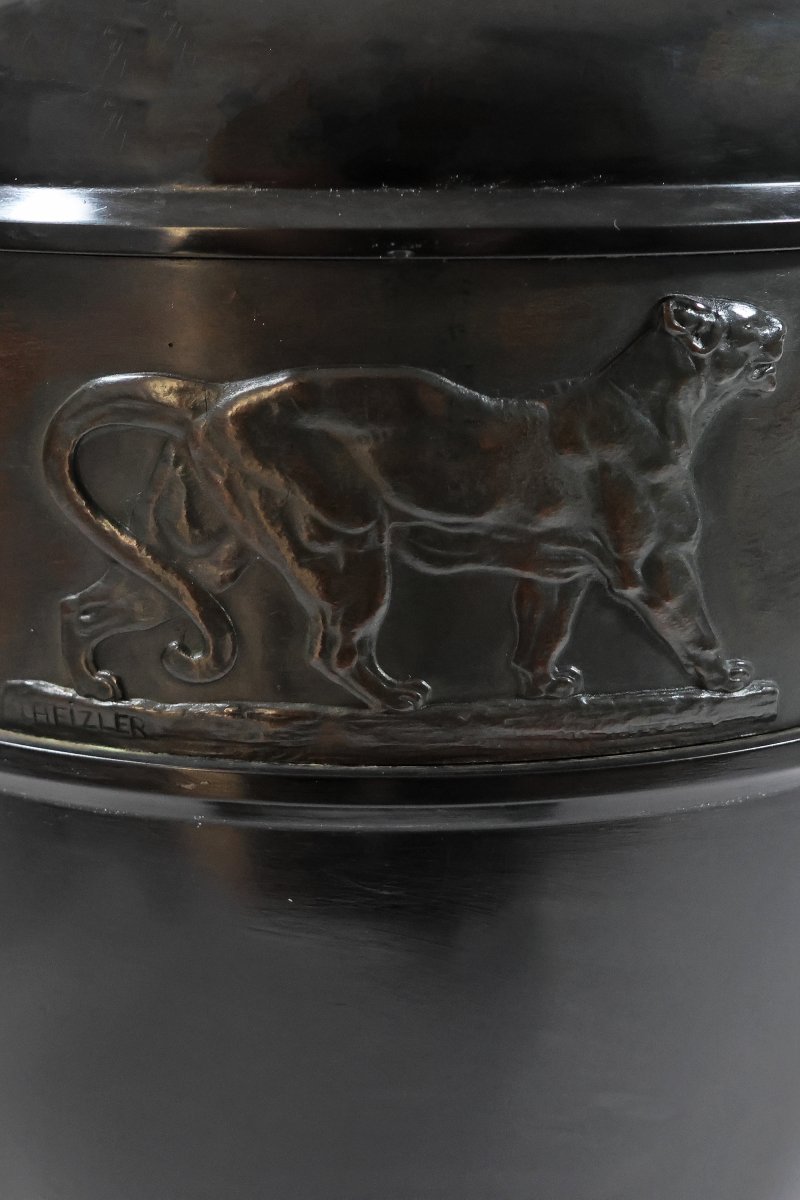 Hippolyte Heizler; A Pair Of Noir De Namur Marble Urns With Patinated Bronze Mounts, Circa 1865-photo-4