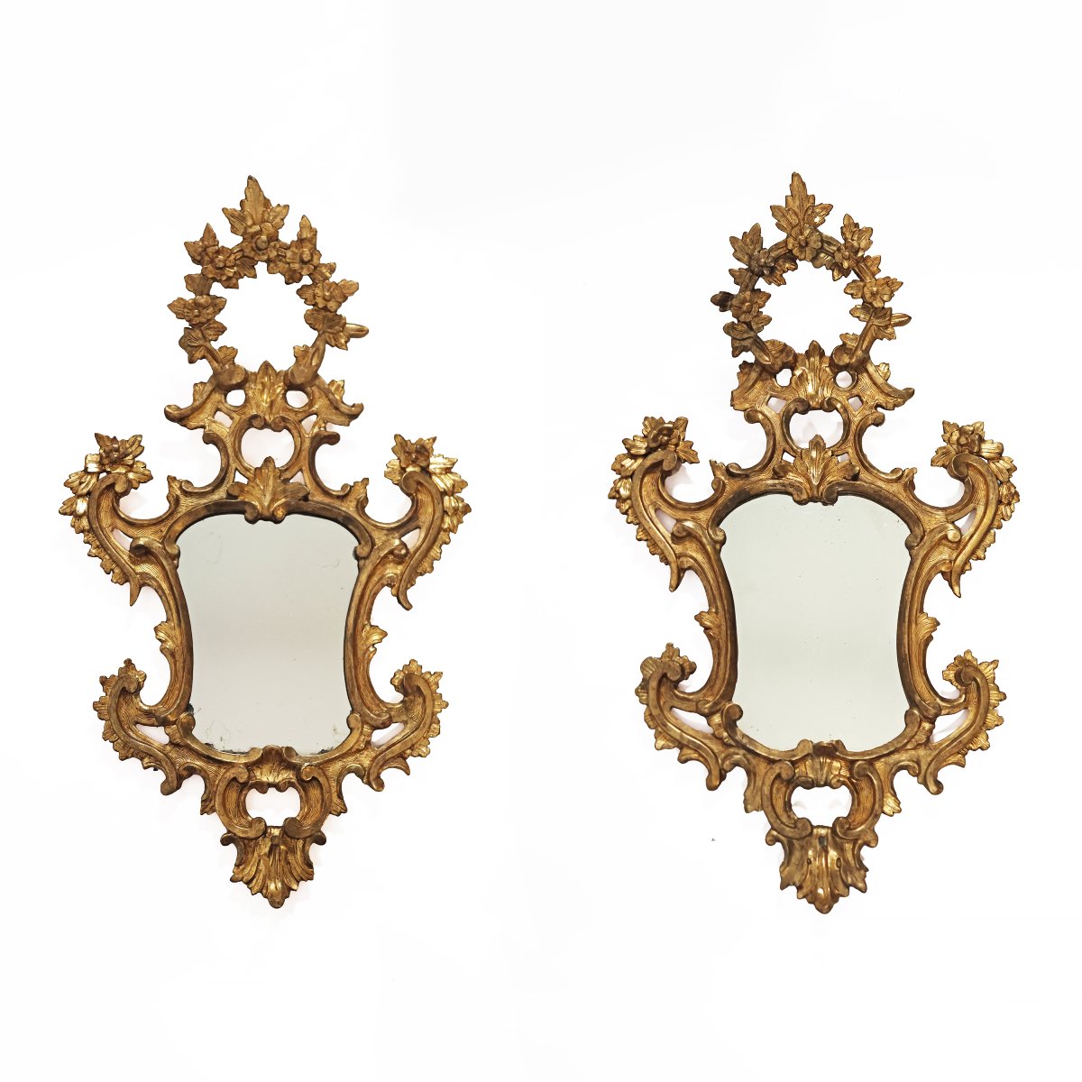 Paire de miroirs en bois sculpté et doré. Veneto, XVIIIe siècle