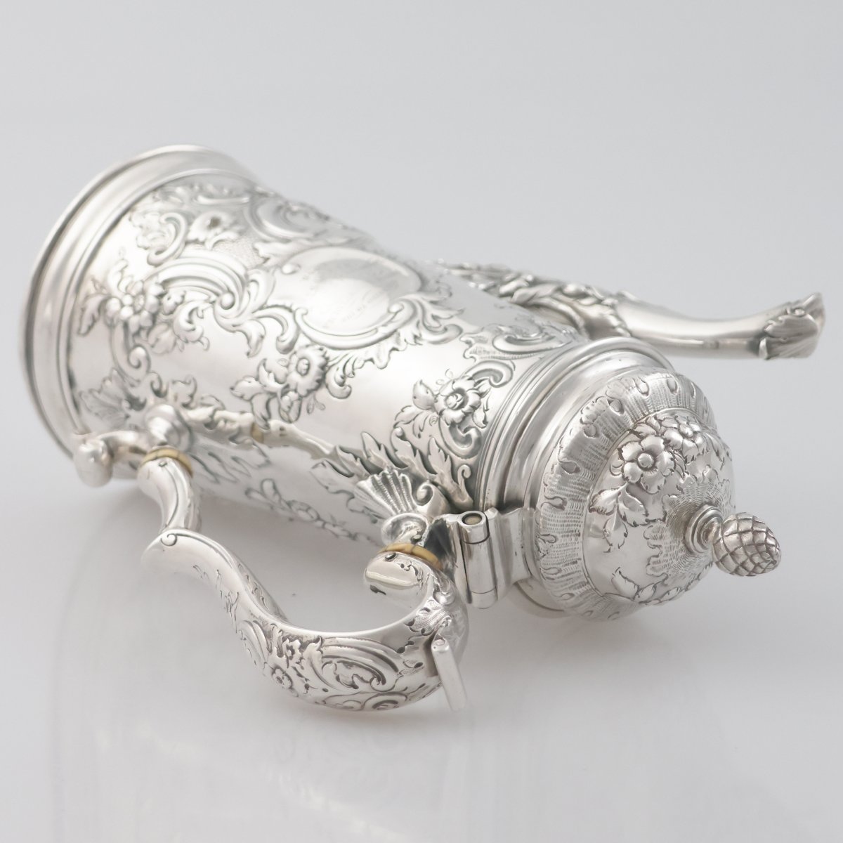 A Queen Anne Britannia Silver Coffee Pot, James Chadwick?, London, 1703-photo-1