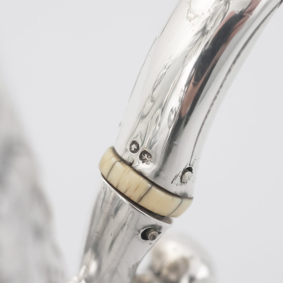 A Queen Anne Britannia Silver Coffee Pot, James Chadwick?, London, 1703-photo-5