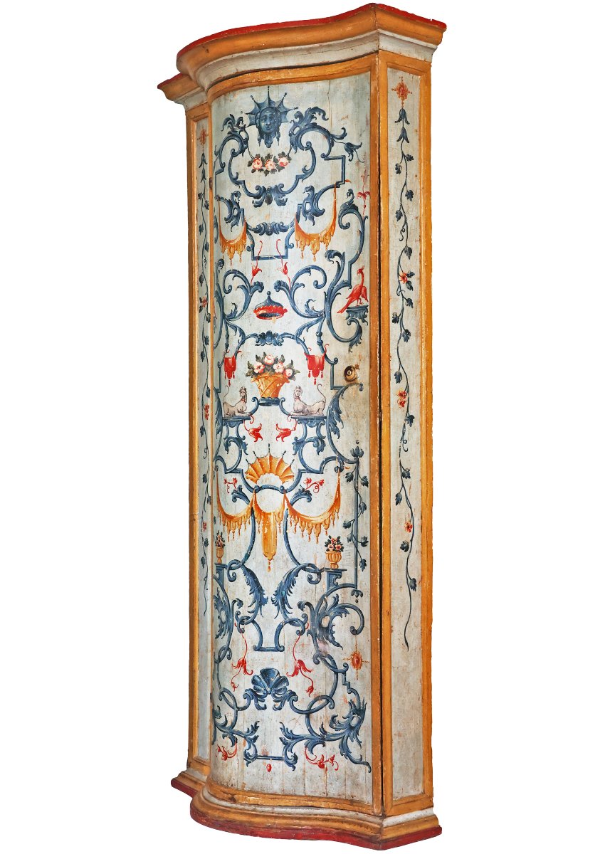 A North Italian Pair Of Carved And Lacquered Wood Cabinets, Venice, Mid-18th Century-photo-1