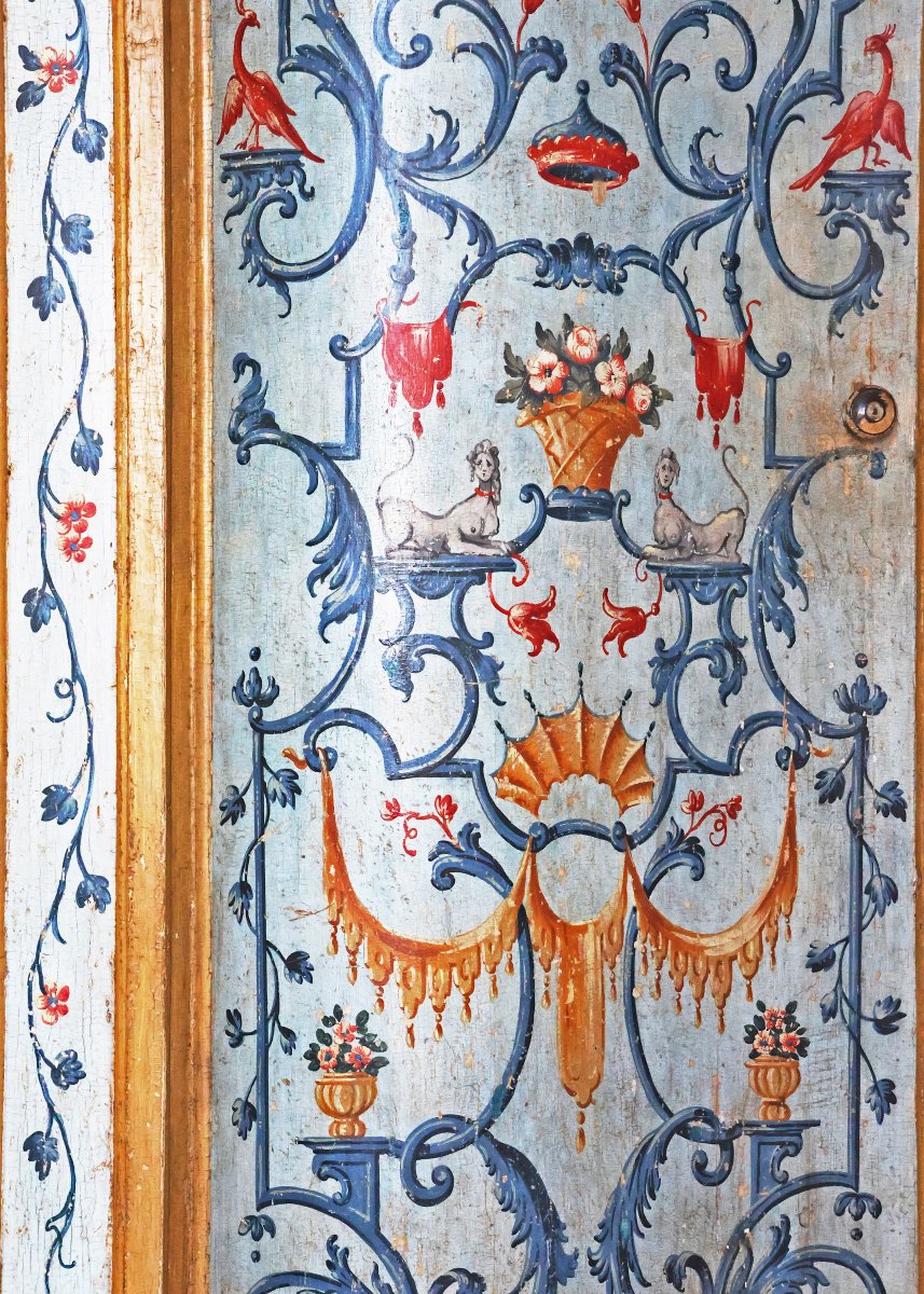 A North Italian Pair Of Carved And Lacquered Wood Cabinets, Venice, Mid-18th Century-photo-2