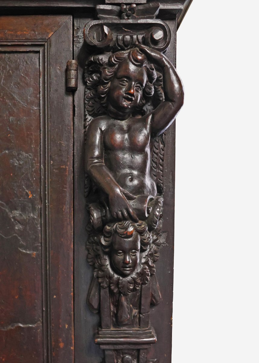 Dressoir à deux corps en bois et en loupe de noyer. Lombardie, XVIIe siècle-photo-4
