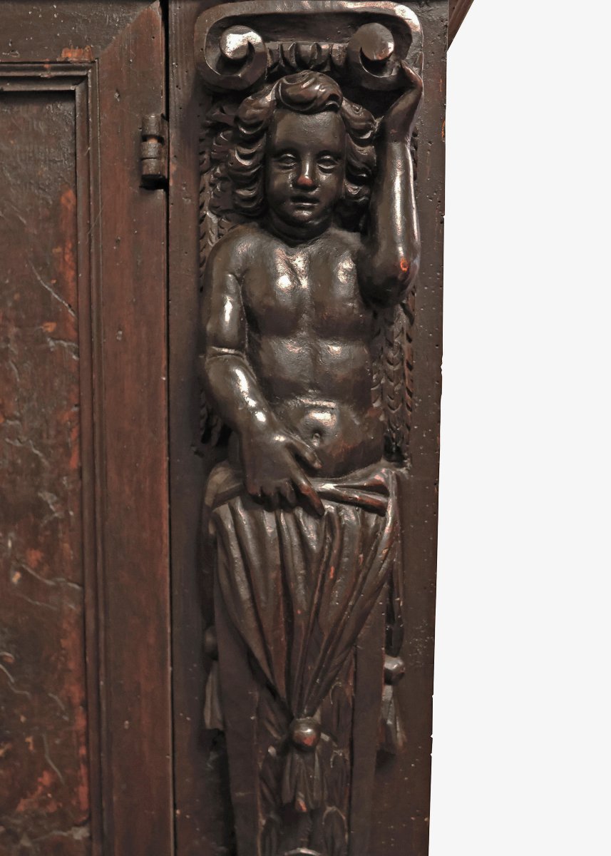 Dressoir à deux corps en bois et en loupe de noyer. Lombardie, XVIIe siècle-photo-1