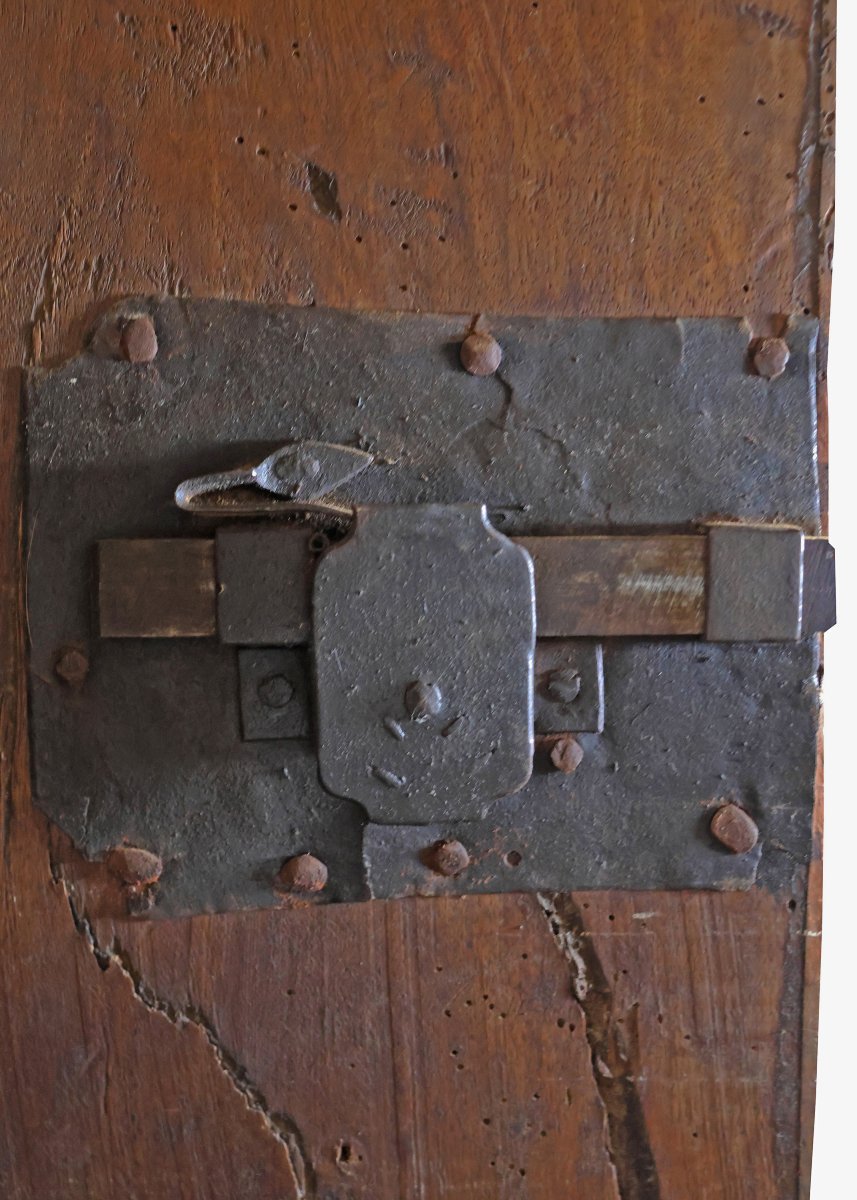 Dressoir à deux corps en bois et en loupe de noyer. Lombardie, XVIIe siècle-photo-3