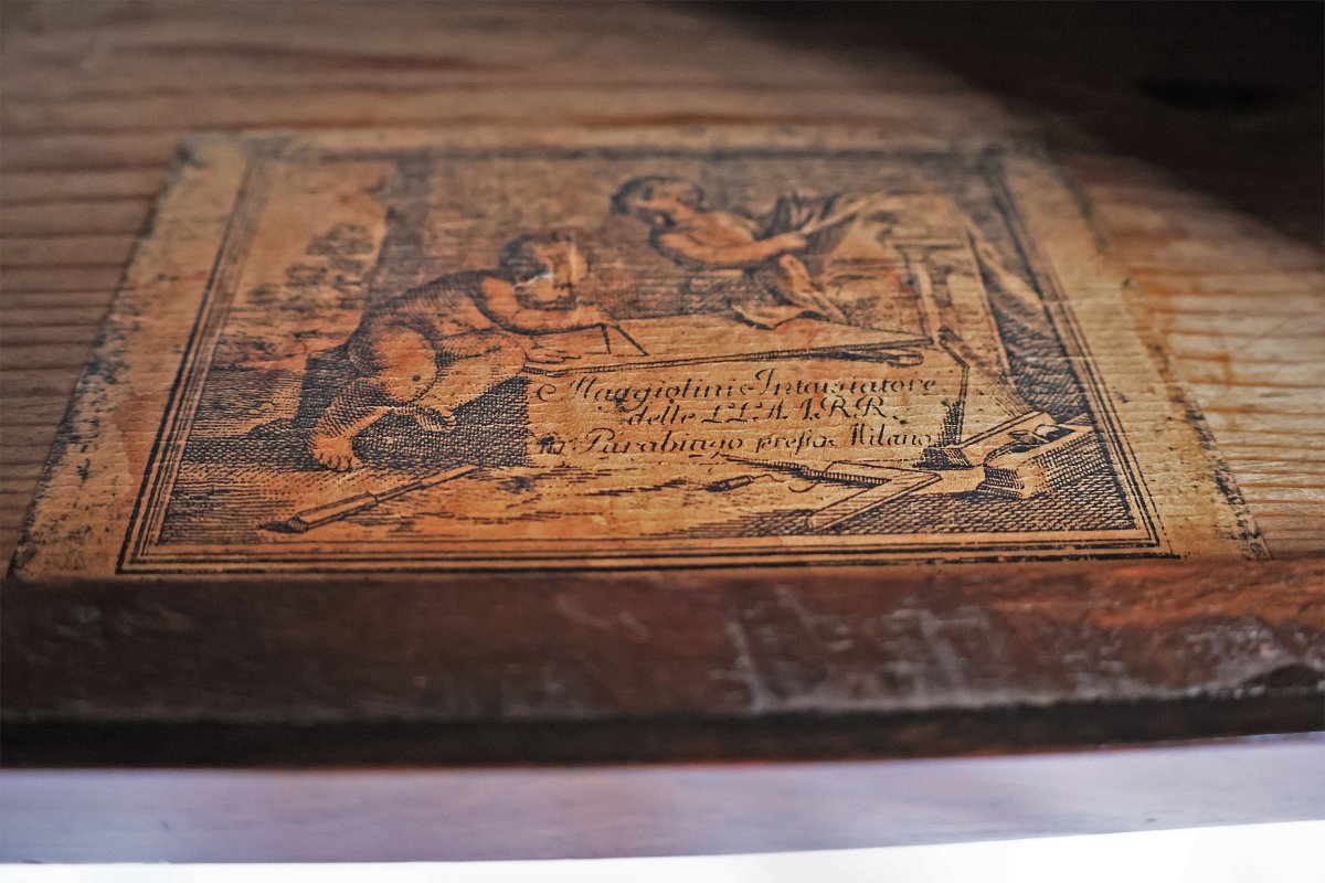 Table en palissandre, marqueterie d’essences variées, Maggiolini, Milan, début du XIXe siècle-photo-4