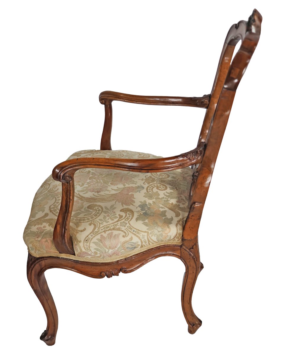 Quatre fauteuils en bois de noyer sculpté. Venise, XVIIIe siècle-photo-1