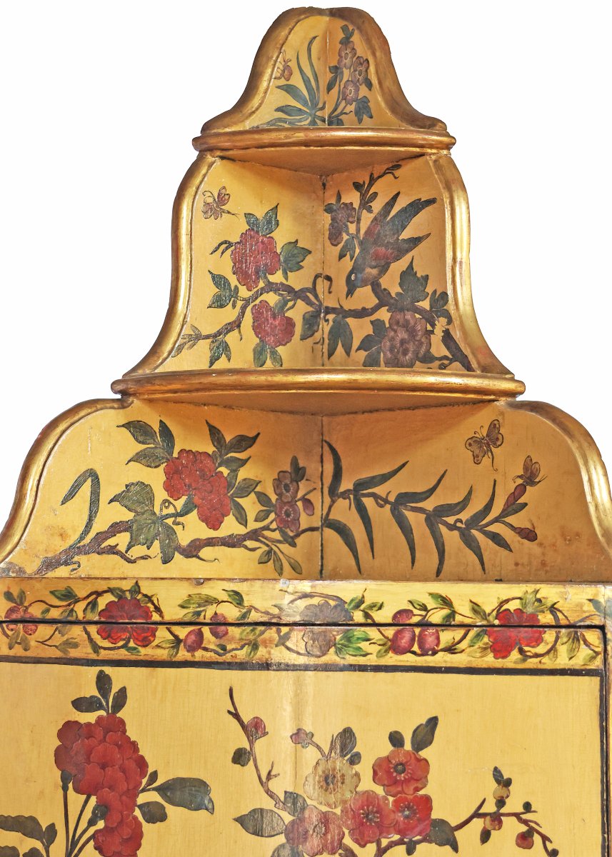 Paire de meubles d’angle en bois laqué et décoré en polychromie, Piémont, XVIIIᵉ siècle-photo-2