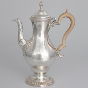 Cafetière en argent avec anse en bois George III, Charles Wright, Londres, 1771