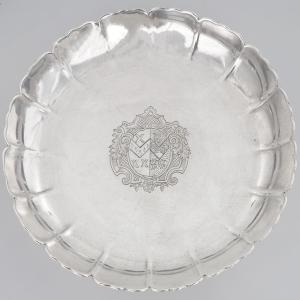 Salver en argent Britannia, époque George I, Paul de Lamerie, Londres, 1717