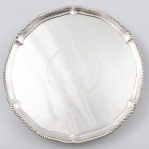 Salver en argent sterling, époque George III, John Parker & Edward Wakelin, Londres, 1775