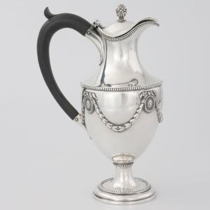 Chocolatière en argent sterling George II, Sebastian & James Crespell, Londres, 1774