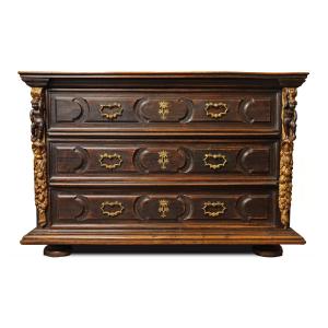 A North Italian Walnut Wood Chest Of Drawers Duchy Of Mantua, 17th Century