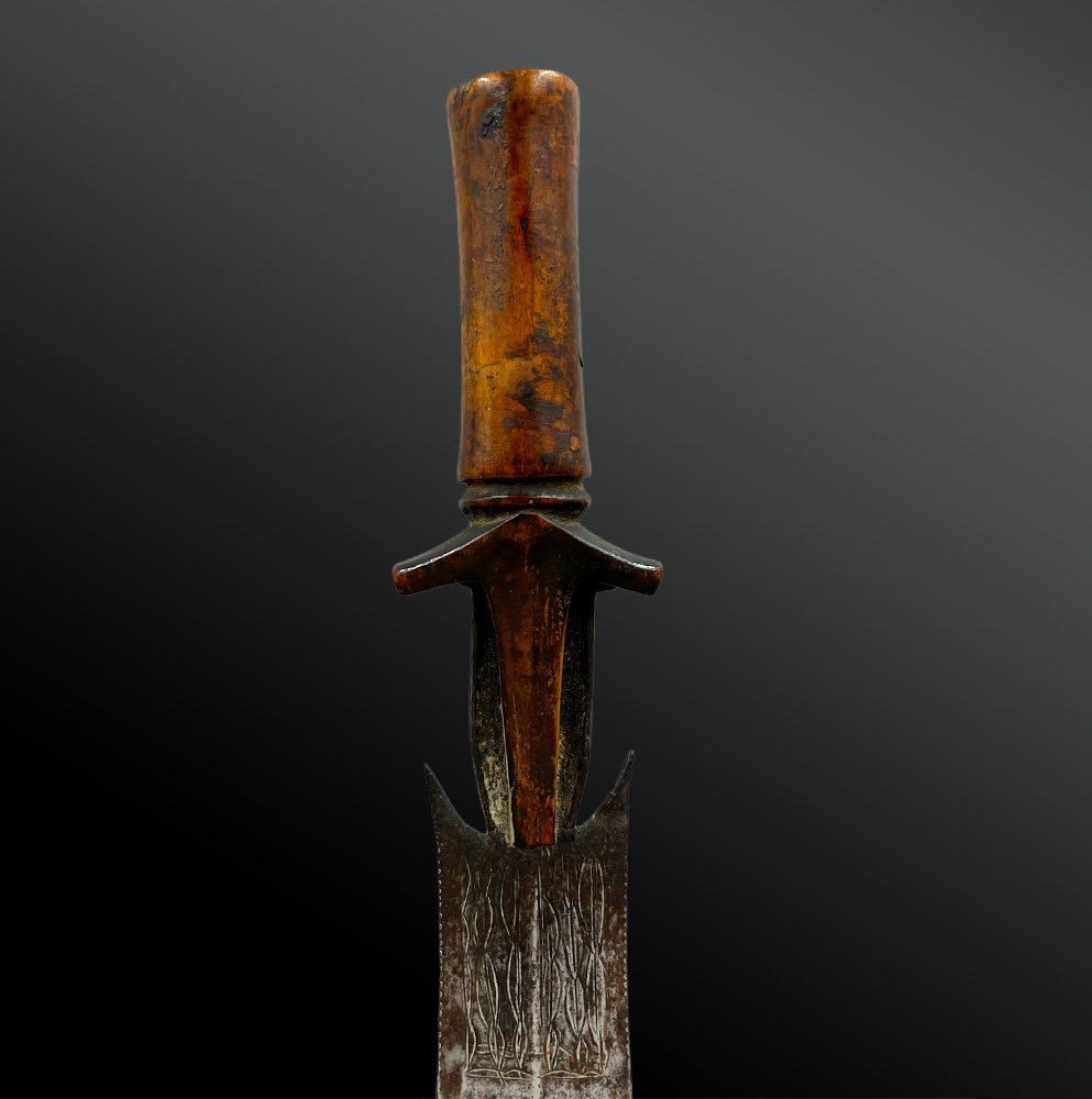 Short Sword Called "ntsakh" Or "fa" - Fang Culture, Gabon - First Half Of The 20th Century-photo-2