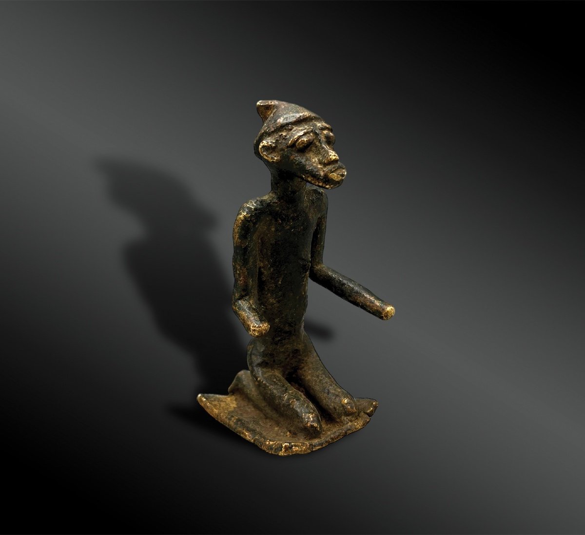 Statuette Figurant Un Homme En Prière - Culture Dogon ?, Mali - XIXème Siècle Ou Antérieur