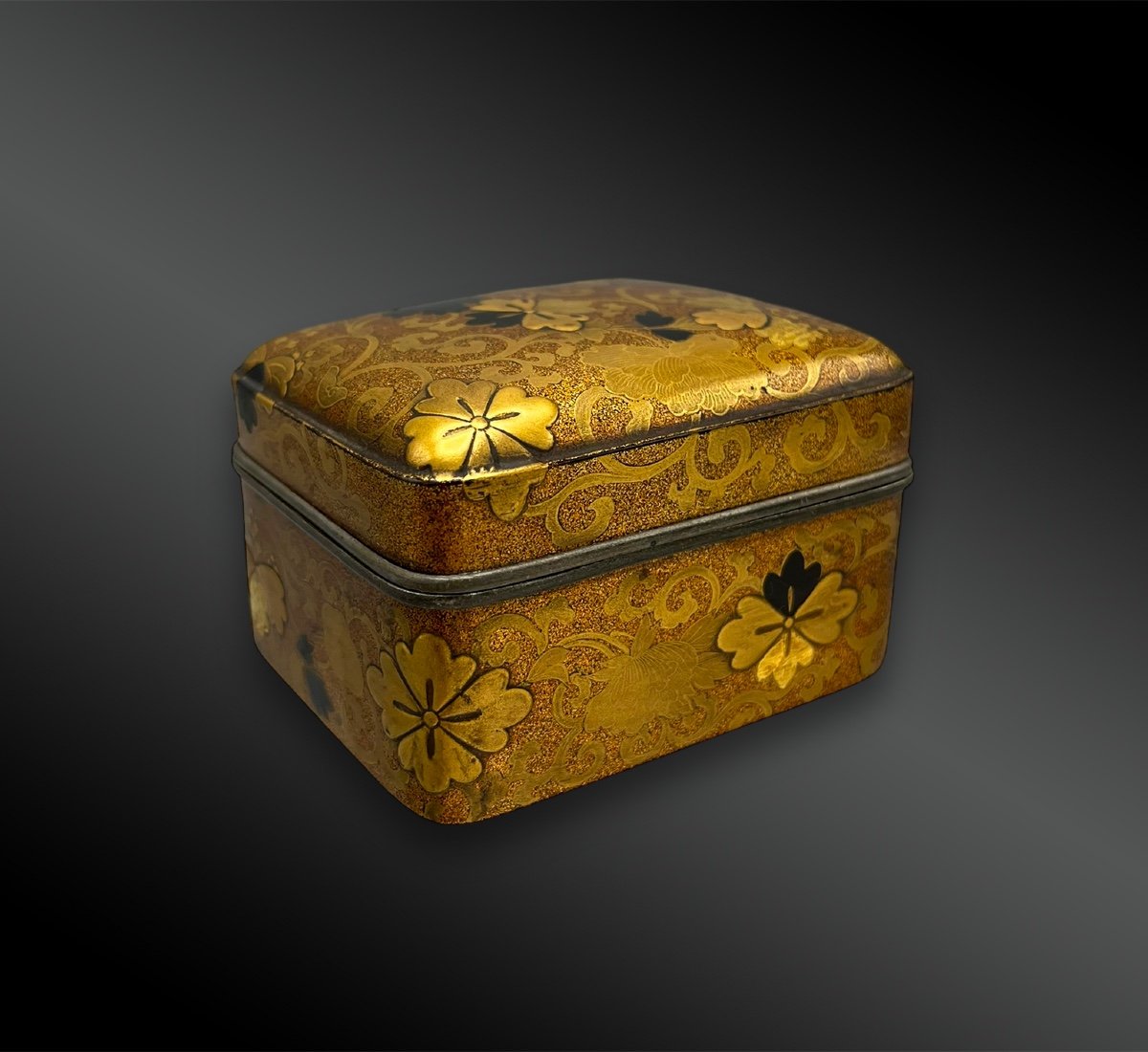 Boîte à Décor De Fleurs - Japon - Période Edo (1603-1868)