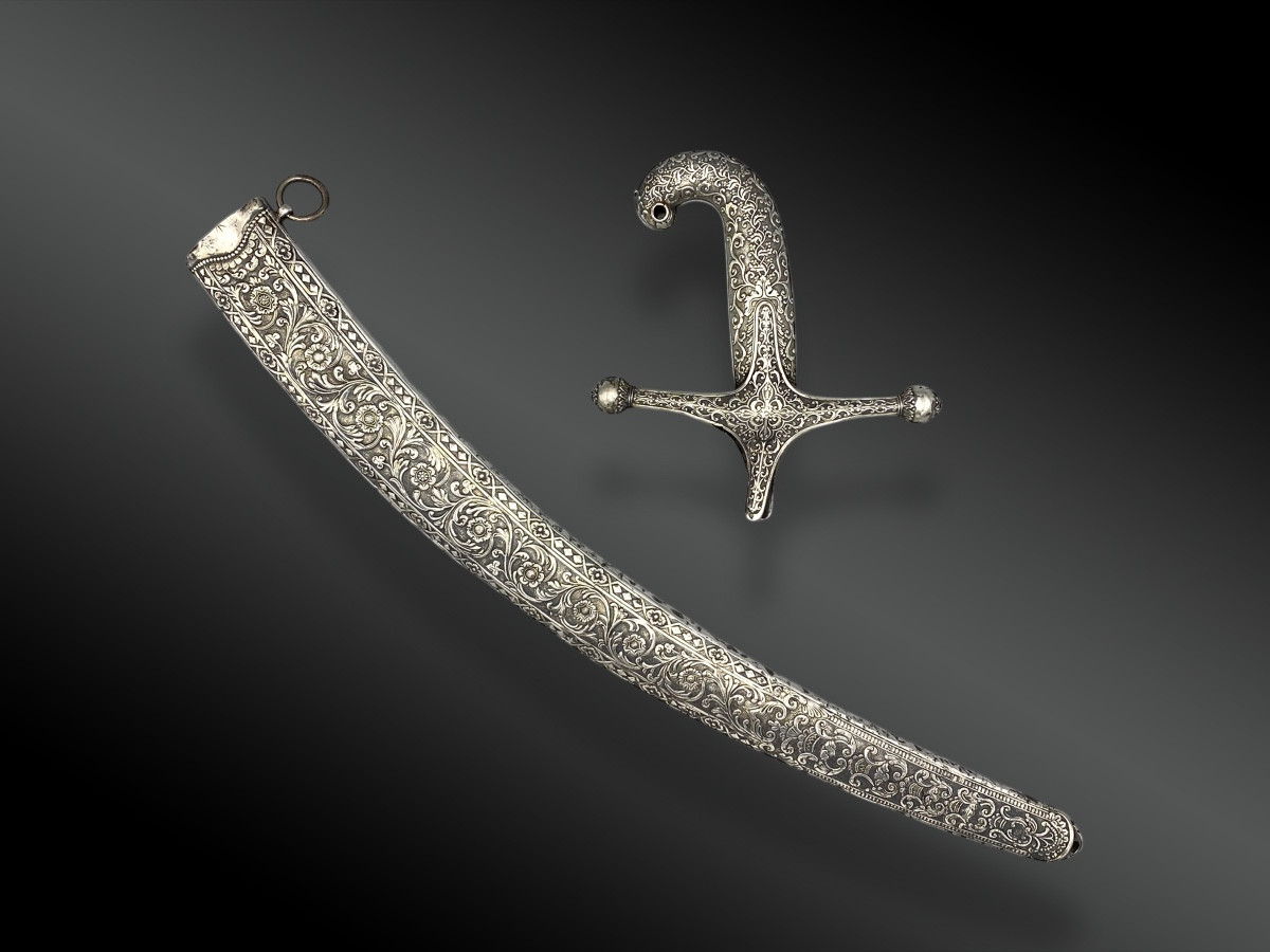 Poignée Et Bouterolle En Argent Massif Pour Sabre Kilij,  Turquie Période Ottoman. 