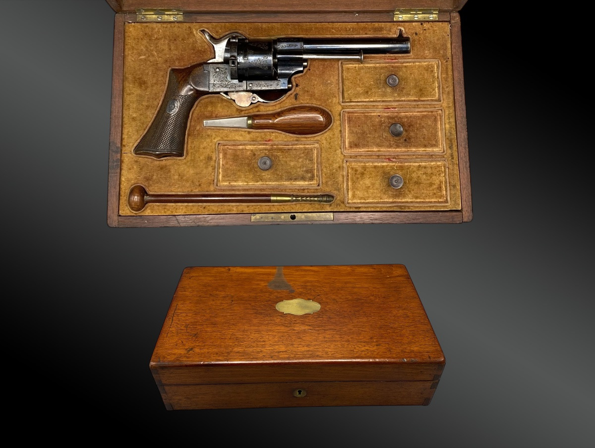 Coffret contenant un REVOLVER LEFAUCHEUX FINITION LUXE Belgique – XIXème siècle.-photo-3
