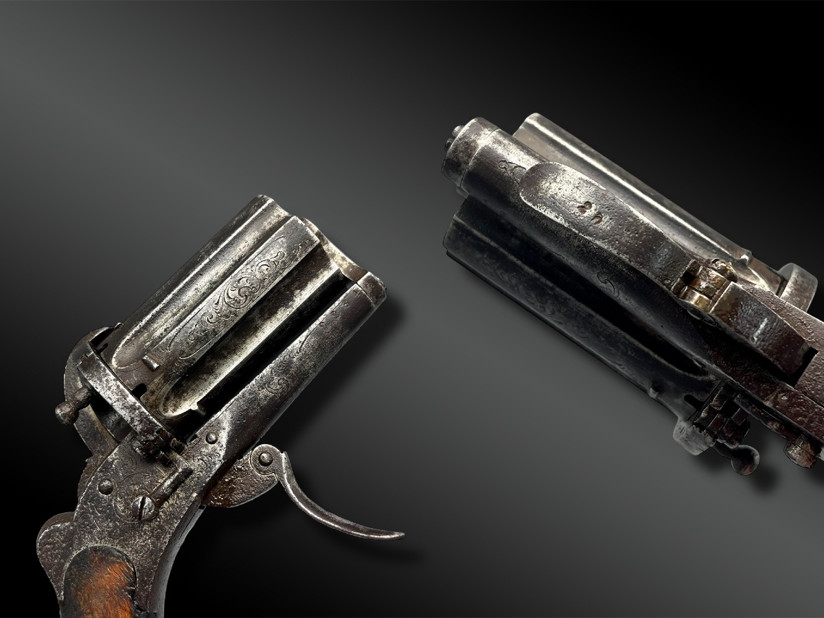 REVOLVER poivrière gravé - Belgique - XIXème siècle-photo-2