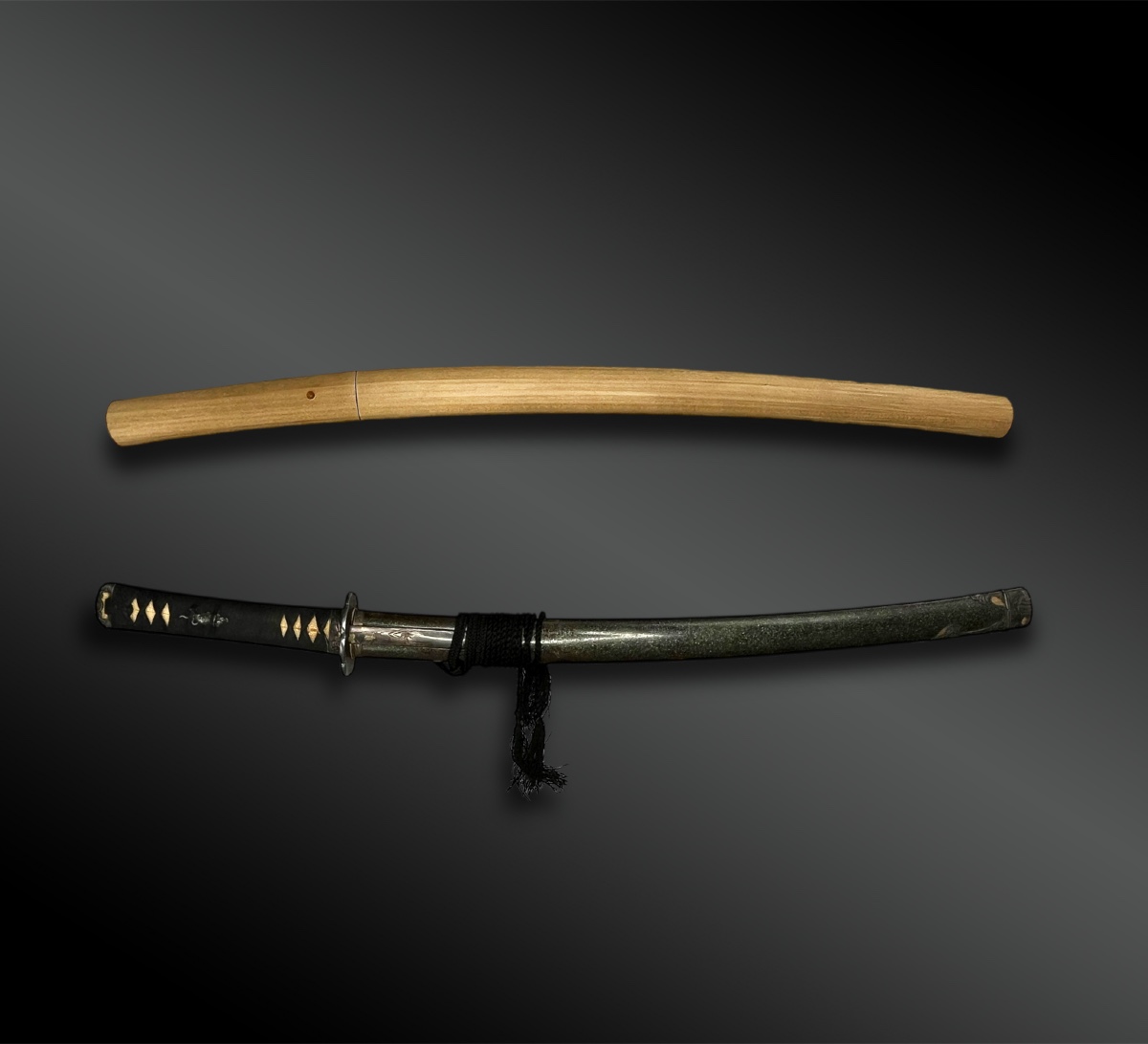 SABRE appelé Wakizashi signé Echigo no kami Kanesada en shirasaya avec koshirae -XVIIème siècle