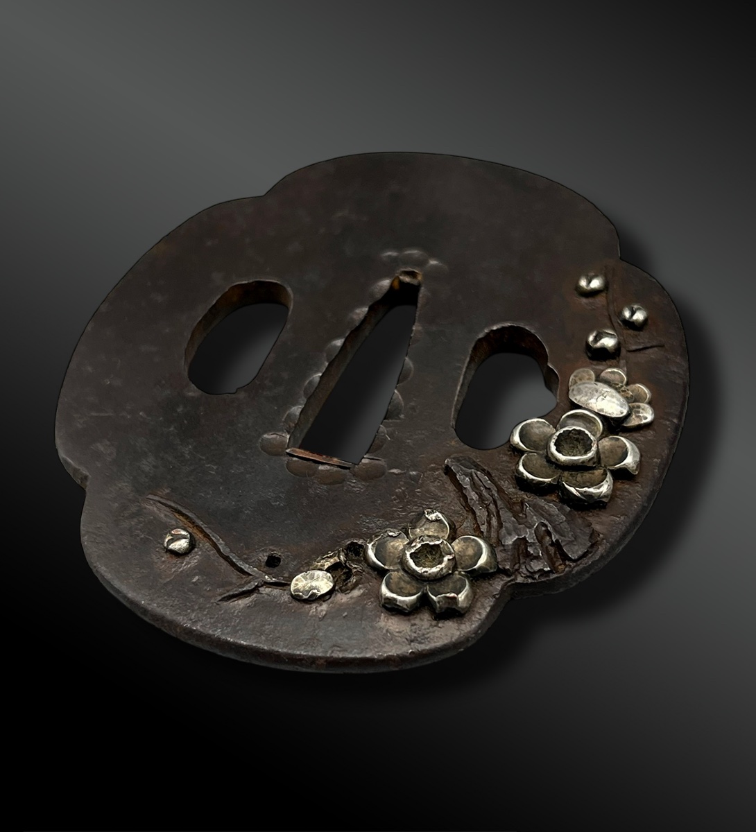 MONTURE composée d’un KOZUKA, une paire de MENUKI et un TSUBA - Japon - Période Edo (1603-1868)-photo-3