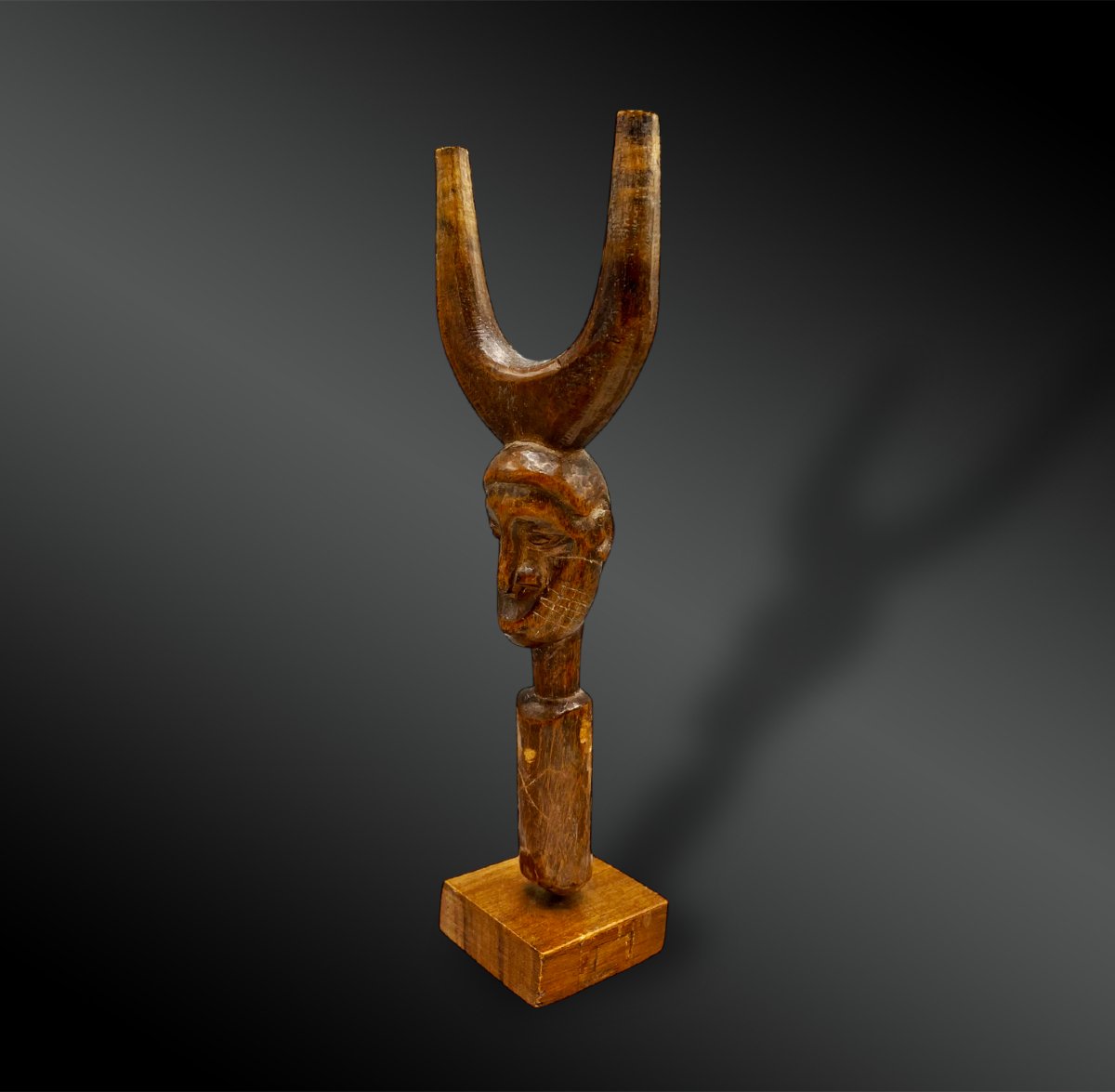 Slingshot Baoulé Culture, Ivory Coast First Half Of The 20th Century Patinated Wood -photo-3