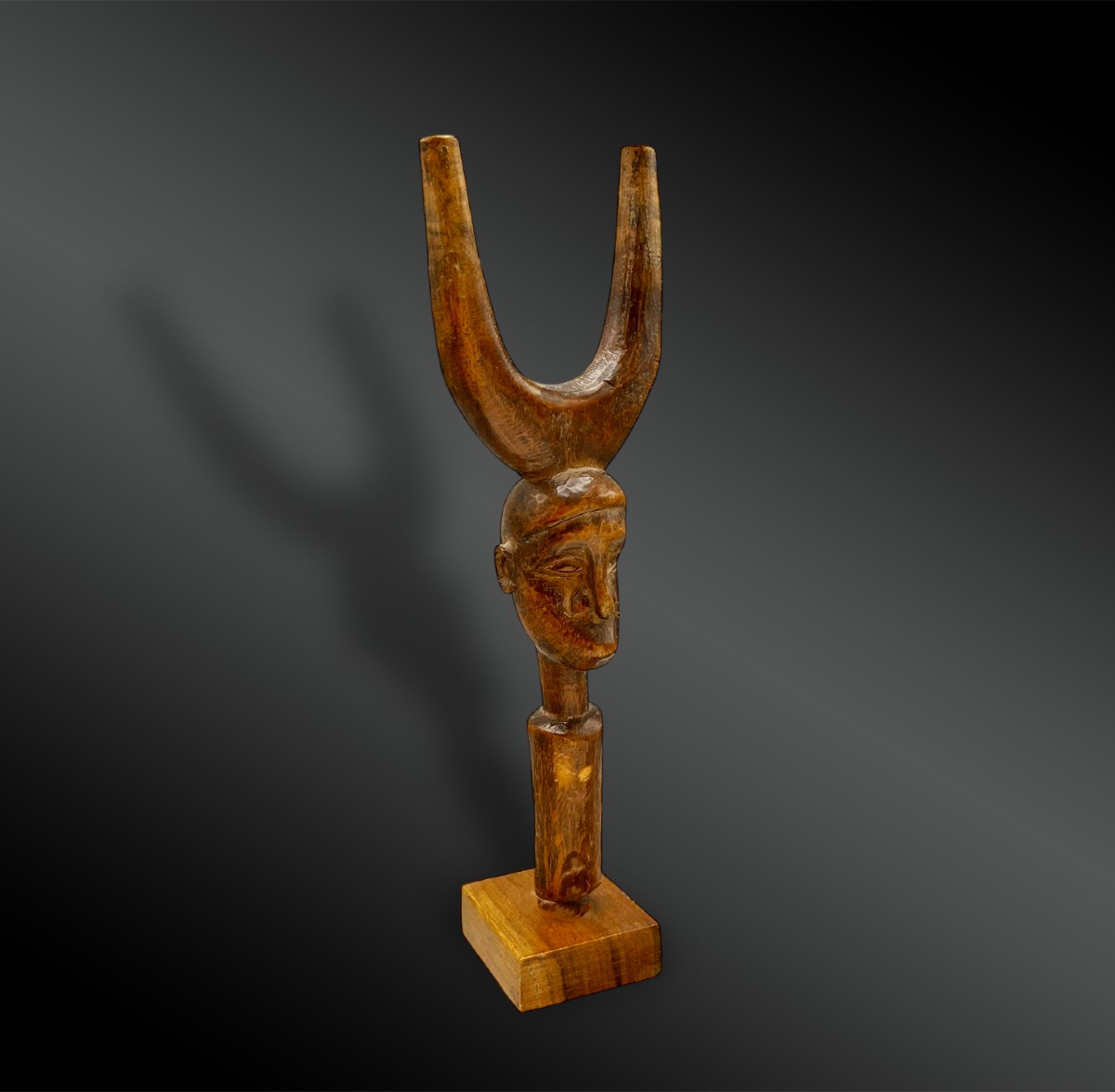 Slingshot Baoulé Culture, Ivory Coast First Half Of The 20th Century Patinated Wood 
