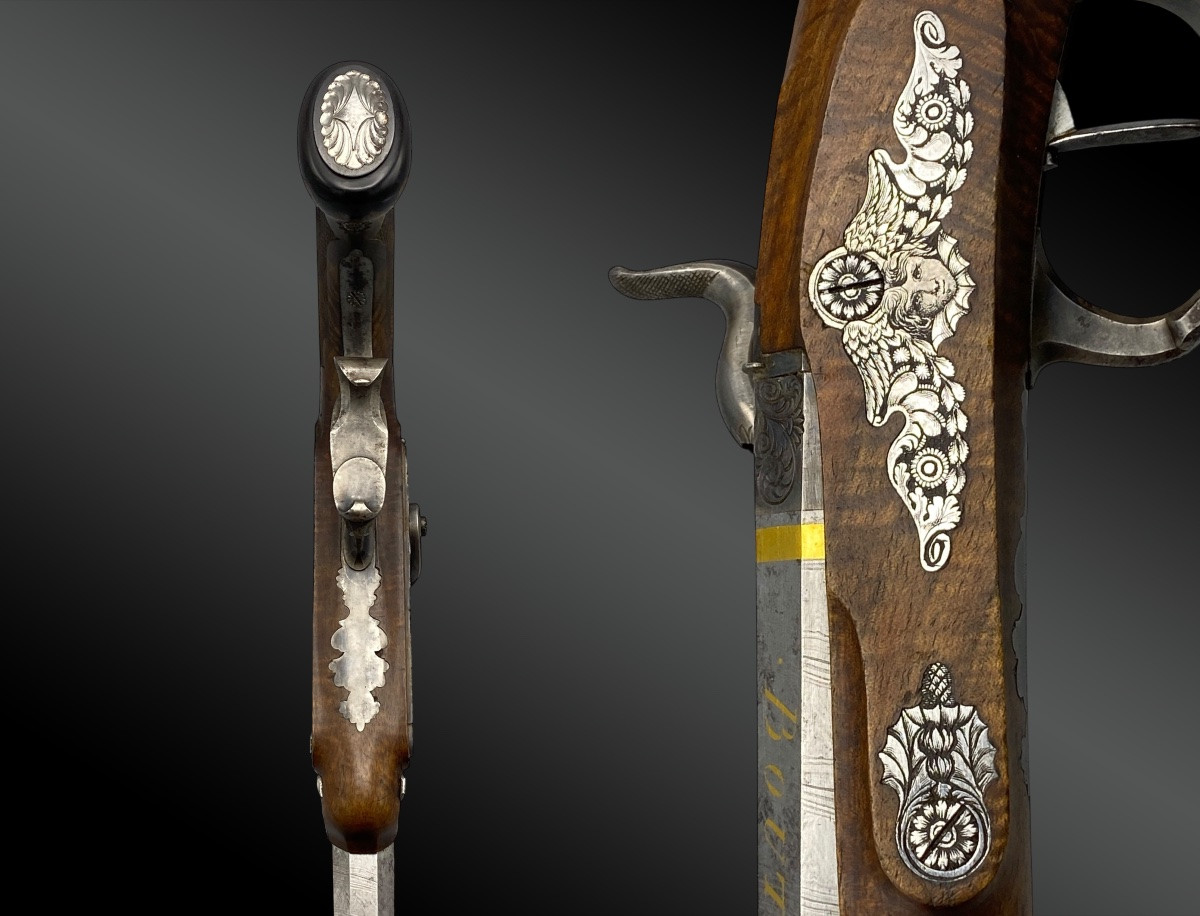 PISTOLET D’HONNEUR à PERCUSSION, par Nicolas BOUTET France - XIXème siècle.-photo-1